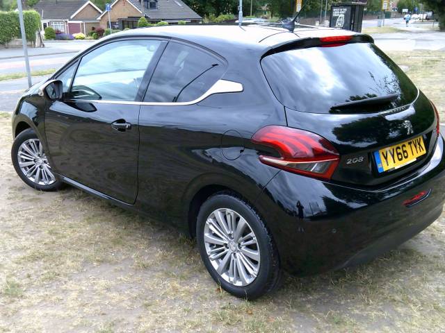2016 Peugeot 208 1.2 PureTech 82 Allure 3dr