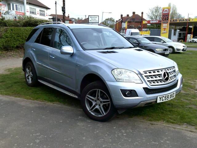 Mercedes-Benz M Class 3.0 ML300 CDi BlueEFFICIENCY Sport 5dr Tip Auto Estate Diesel Blue