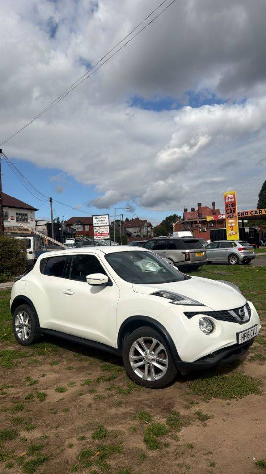 Nissan Juke 1.2 DiG-T N-Connecta 5dr Hatchback Petrol White