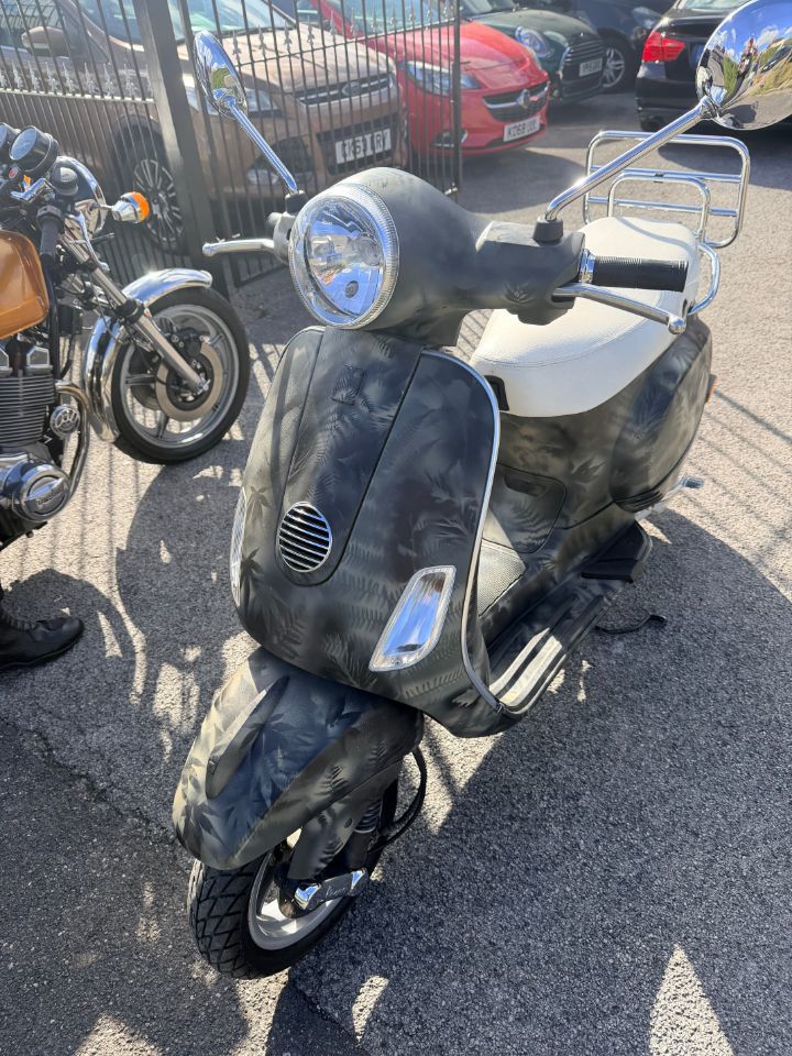 2009 Piaggio Vespa LX