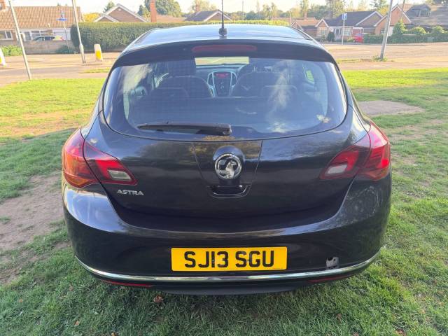 2013 Vauxhall Astra 1.4i 16V SRi 5dr